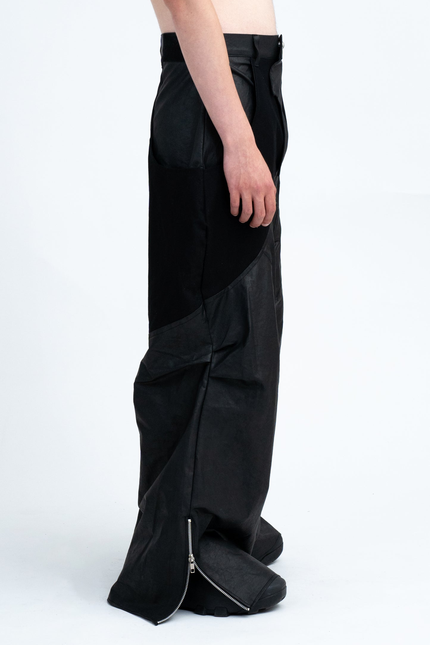 RHITTA WAXED PARACHUTE PANTS