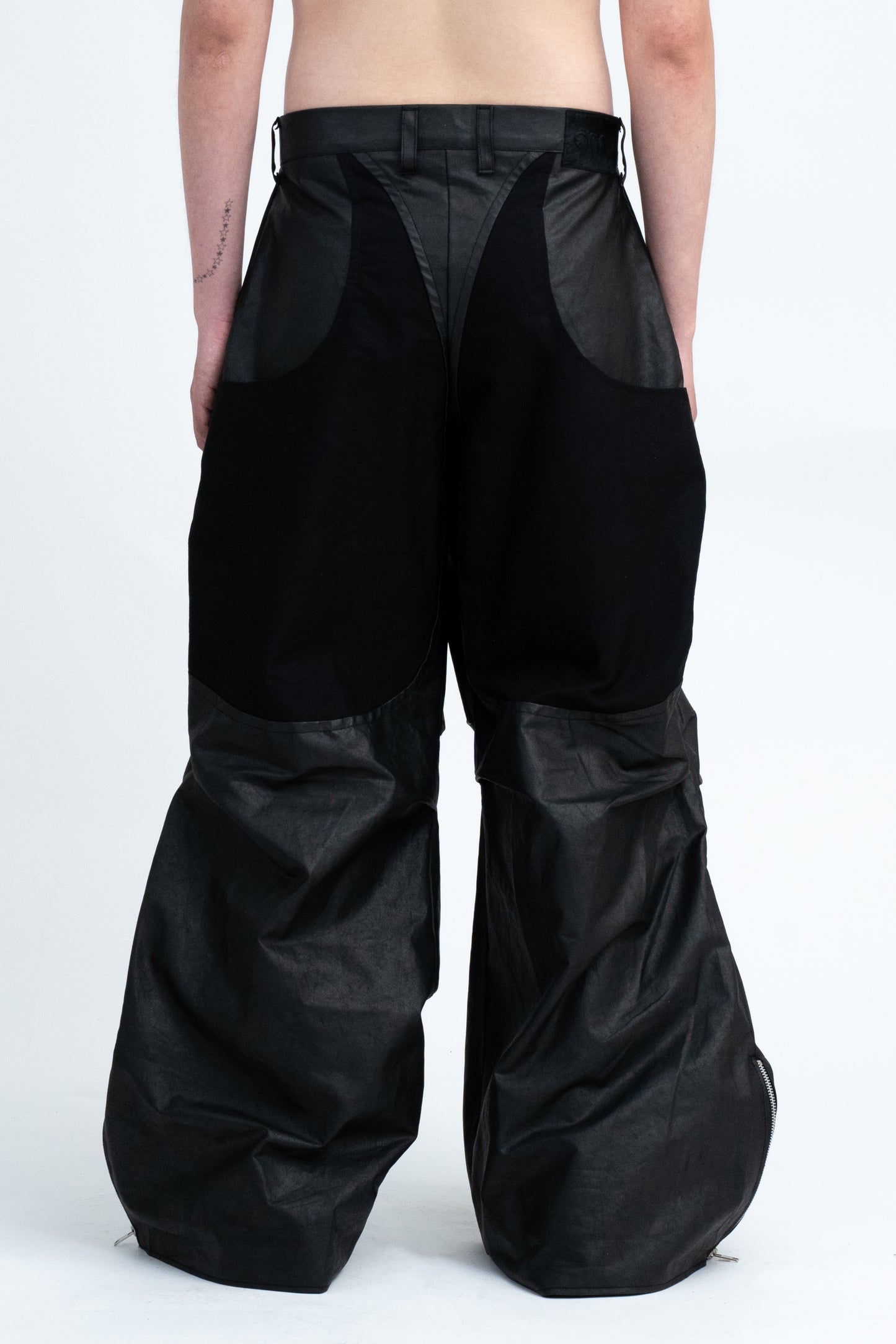 RHITTA WAXED PARACHUTE PANTS